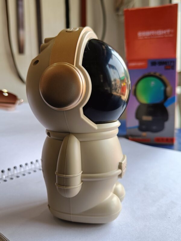 Astronaut Wireless Bluetooth Speaker - Image 4