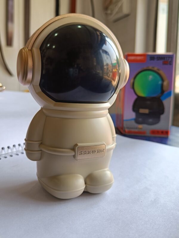 Astronaut Wireless Bluetooth Speaker - Image 5