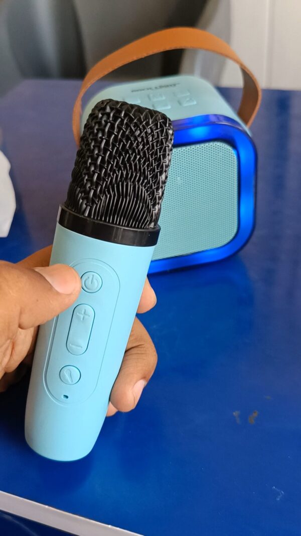 KAREOKE MIKE WITH SPEAKER
