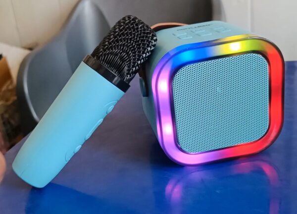 KAREOKE MIKE WITH SPEAKER - Image 2